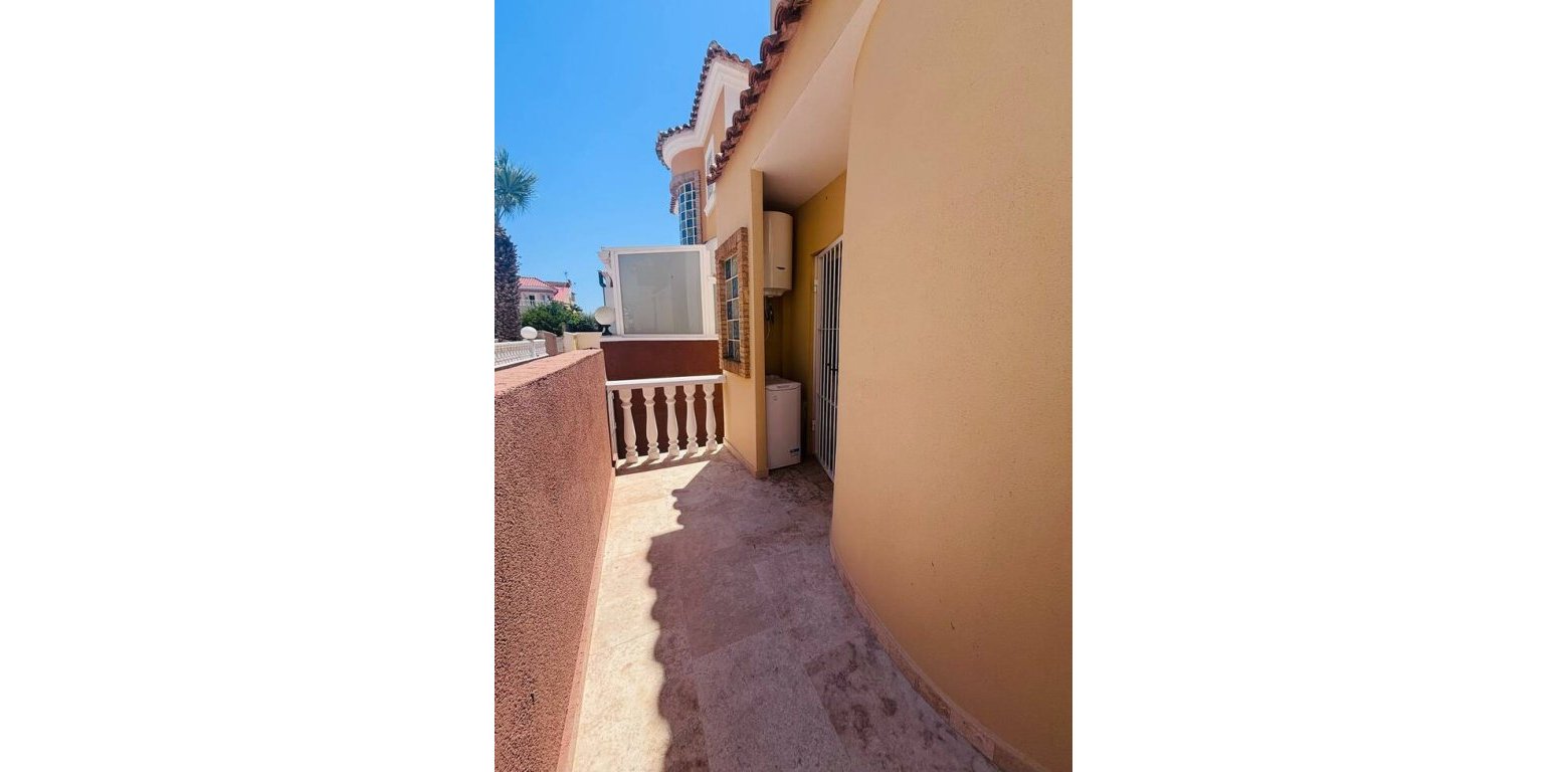 Sale - Villa - Villamartin