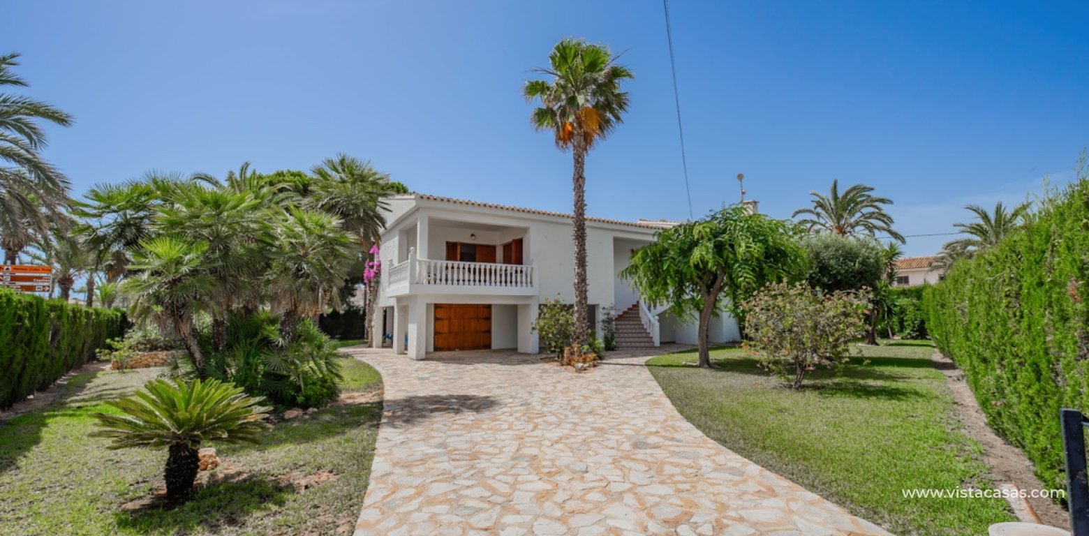 Resale - Villa - Cabo Roig