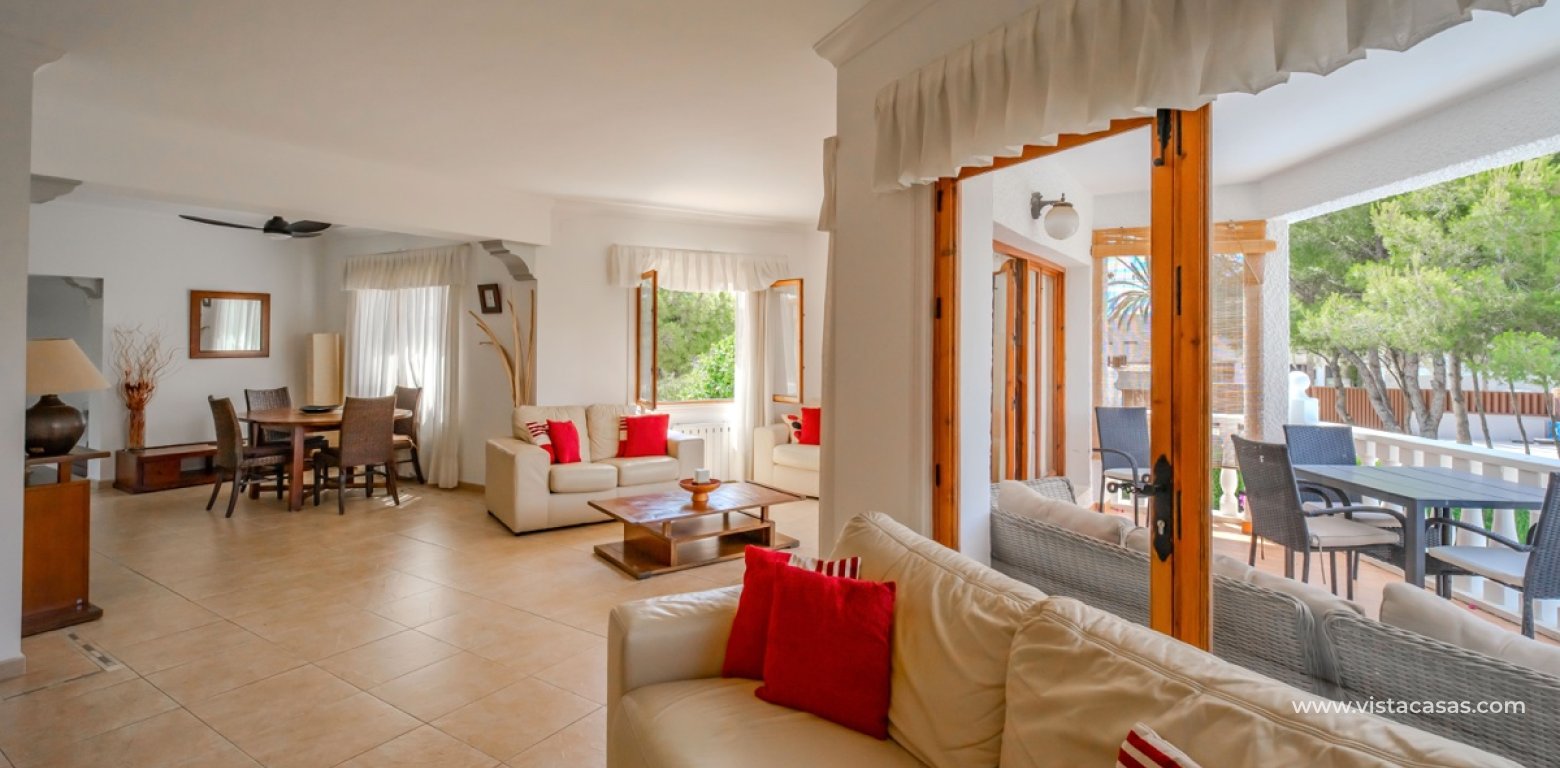 Resale - Villa - Cabo Roig