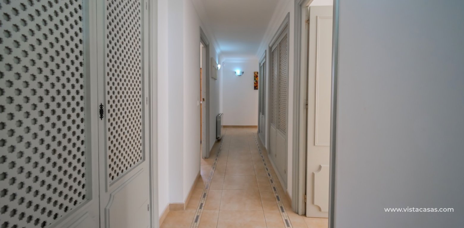 Resale - Villa - Cabo Roig