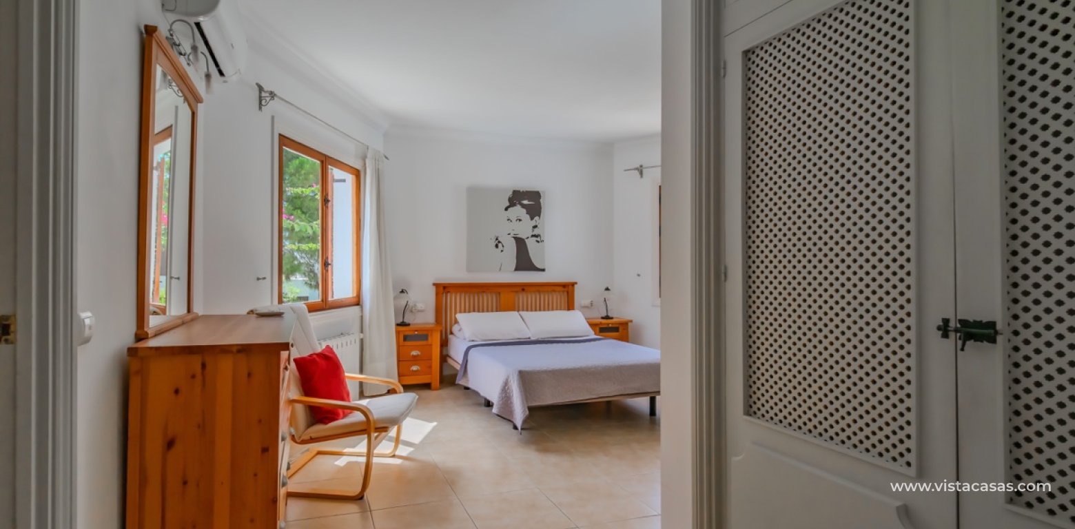 Resale - Villa - Cabo Roig