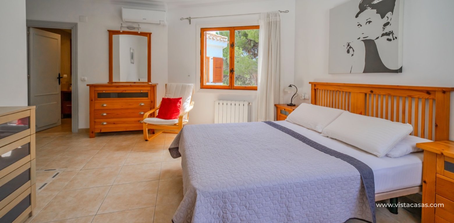 Resale - Villa - Cabo Roig