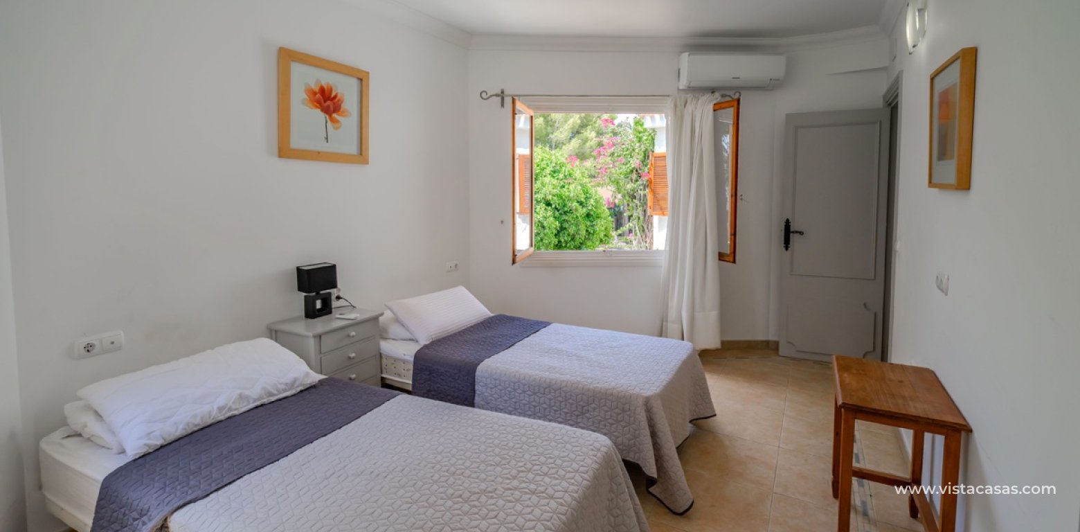 Resale - Villa - Cabo Roig