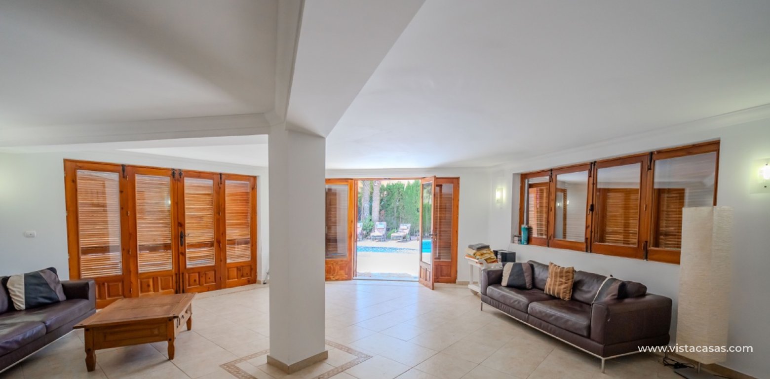 Resale - Villa - Cabo Roig