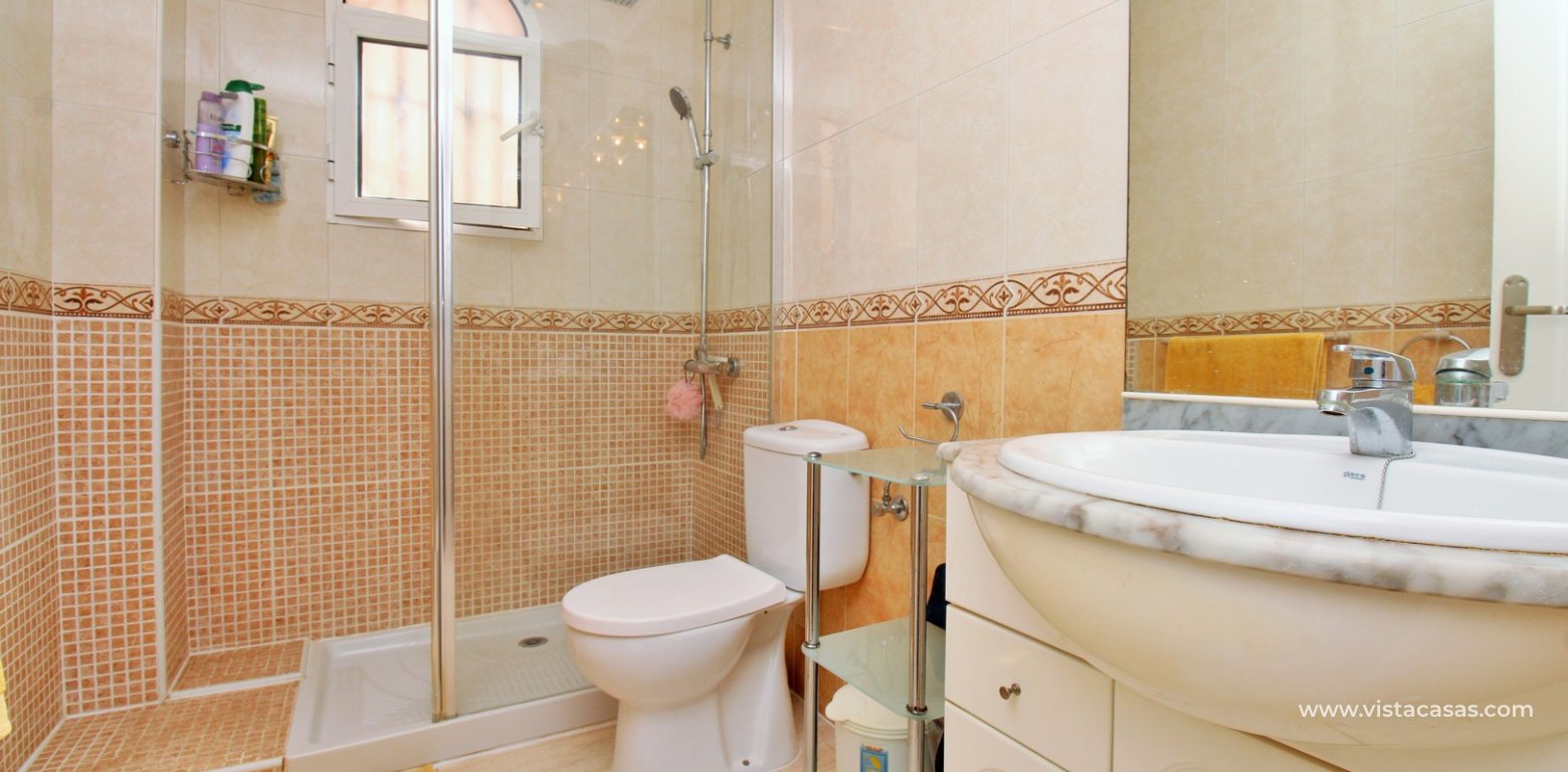 South-East Quad House Opposite Pool in Villamartin Inspiración 2 Pau 8 bathroom