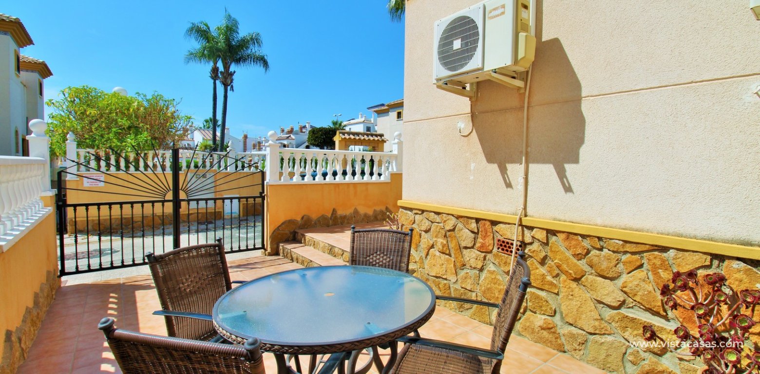 South-East Quad House Opposite Pool in Villamartin Inspiración 2 Pau 8 side terrace