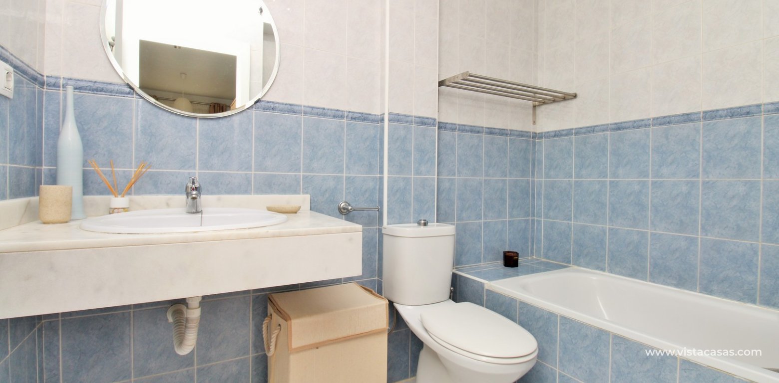 2 Bed Apartment with Solarium For Sale in Panorama Golf Villamartin bathroom