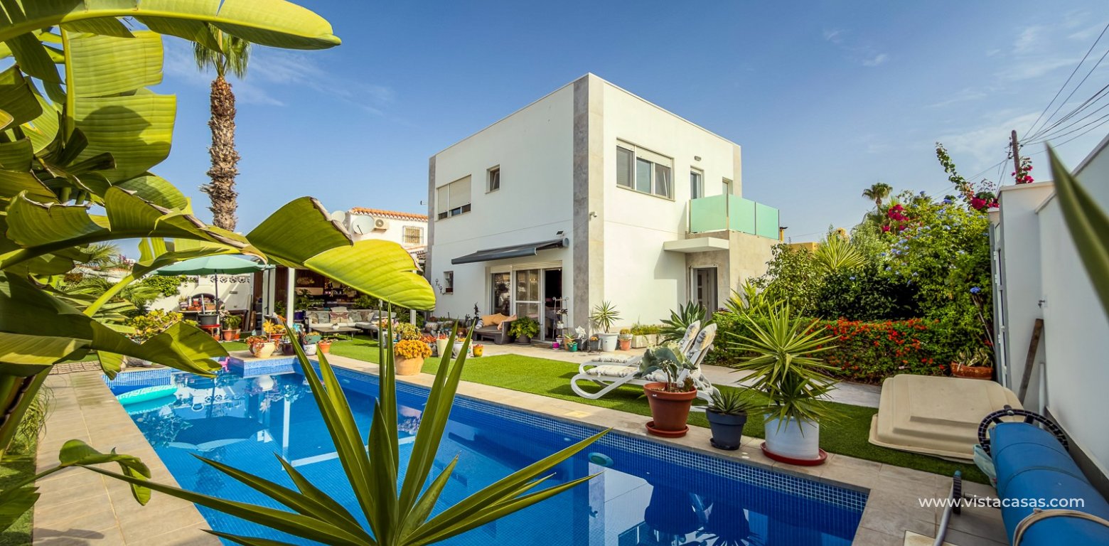 Resale - Villa - Torrevieja - Torretas