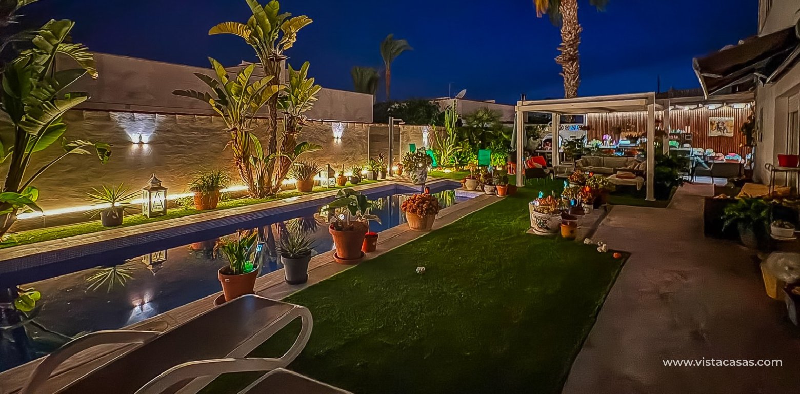 Resale - Villa - Torrevieja - Torretas