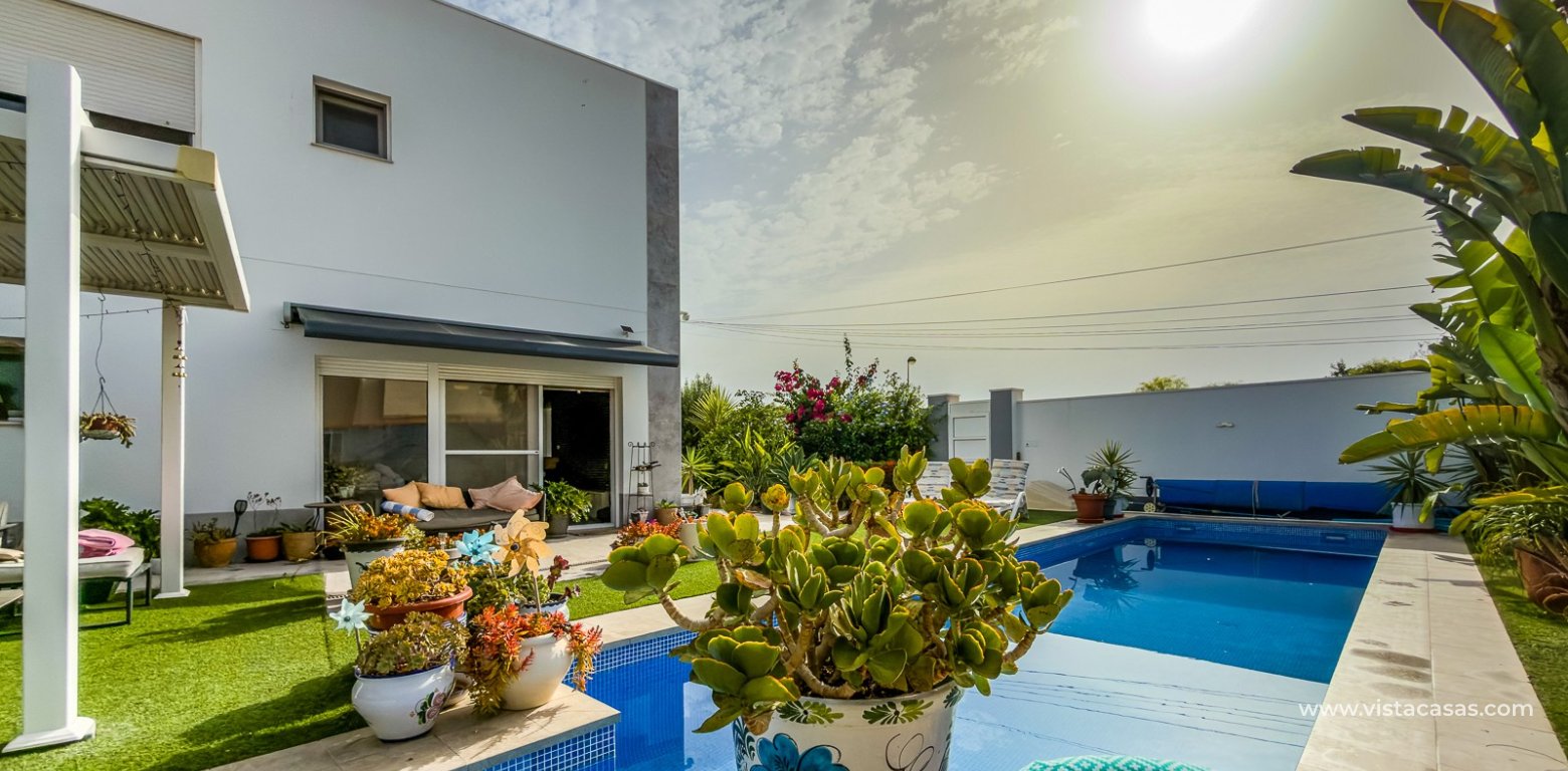 Resale - Villa - Torrevieja - Torretas