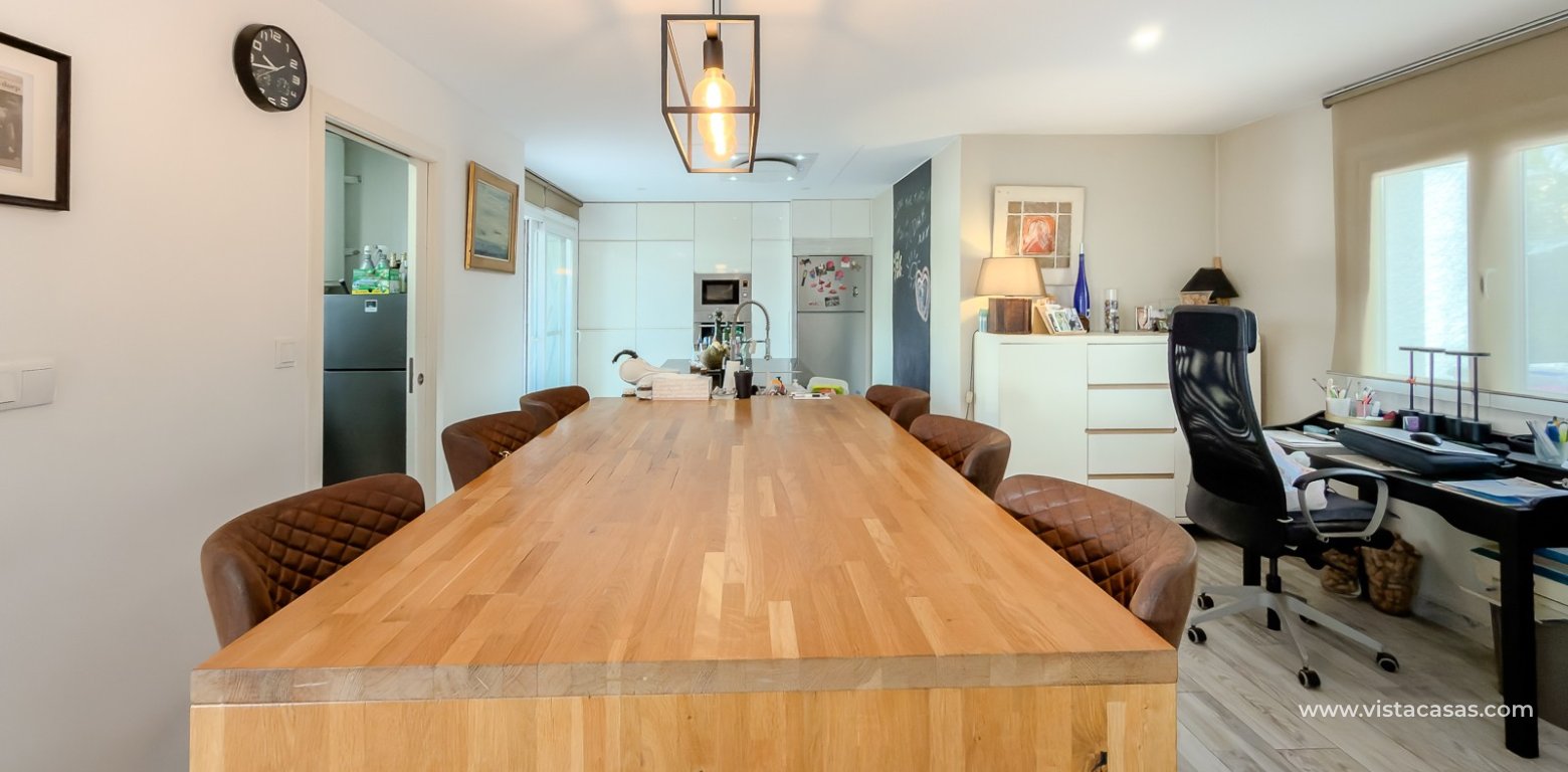 Resale - Villa - Torrevieja - Torretas