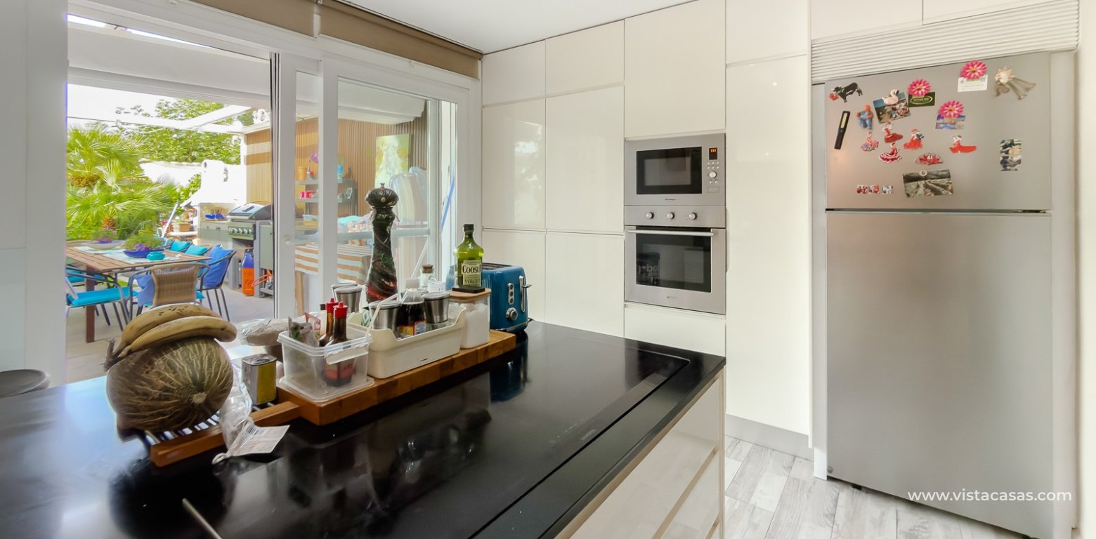 Resale - Villa - Torrevieja - Torretas
