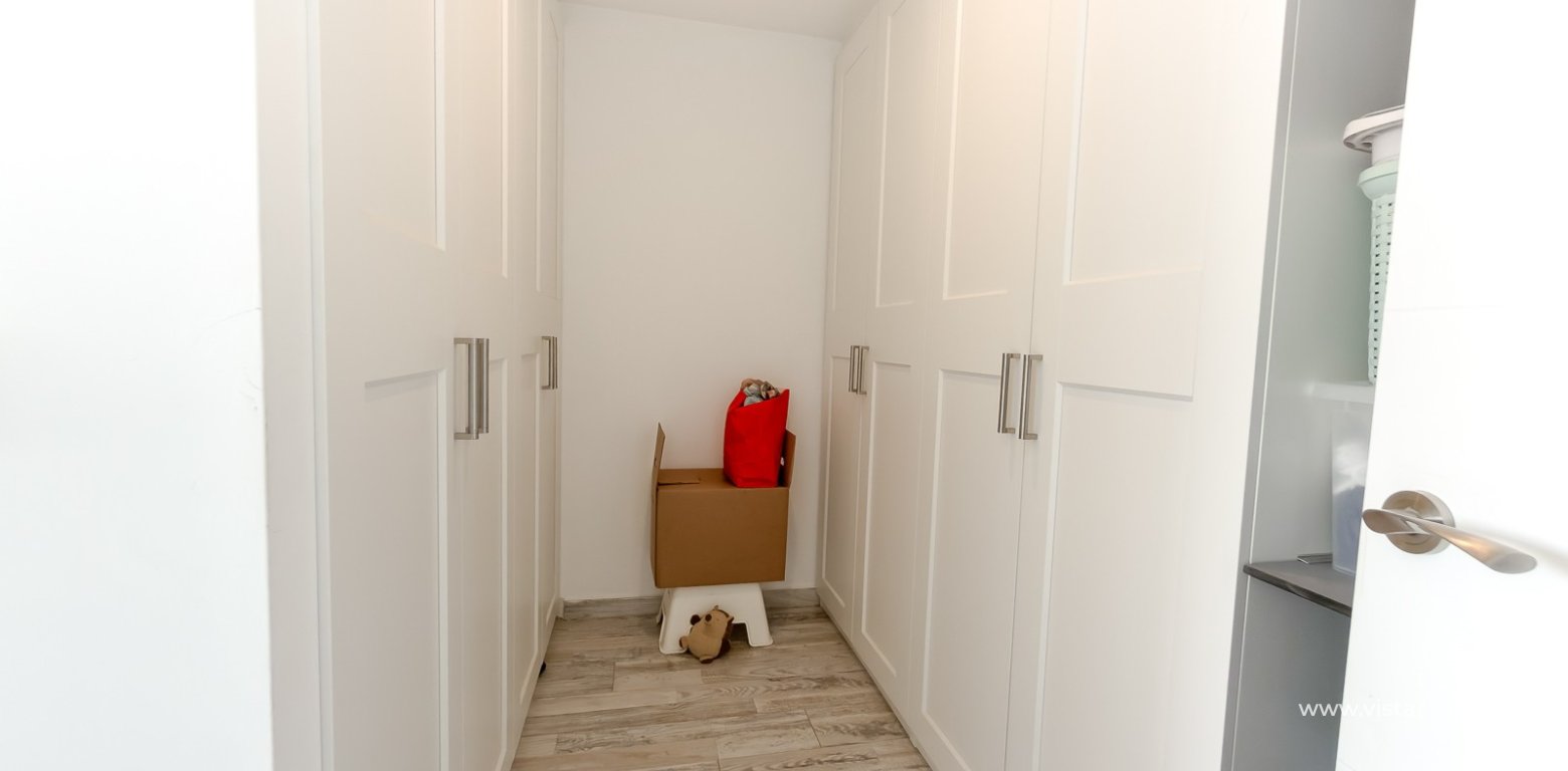 Resale - Villa - Torrevieja - Torretas