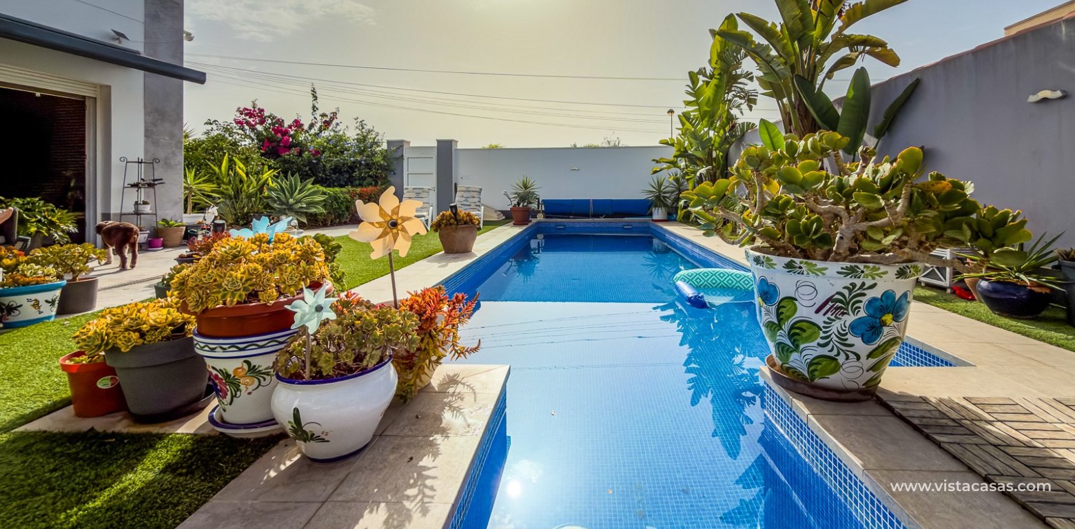 Resale - Villa - Torrevieja - Torretas