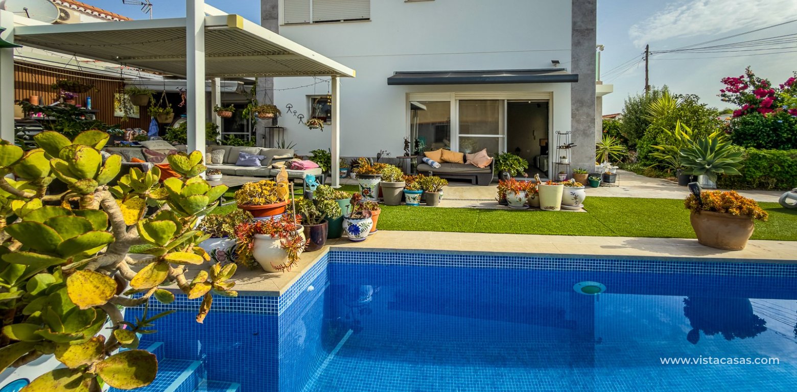 Resale - Villa - Torrevieja - Torretas