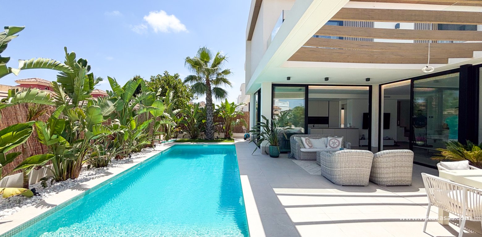 Sale - Villa - Cabo Roig