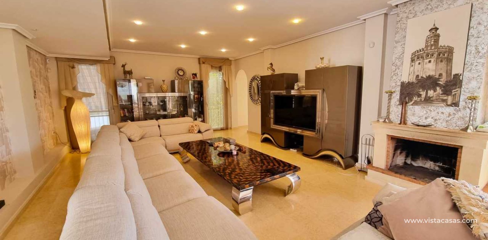 Resale - Villa - Torrevieja - La Mata
