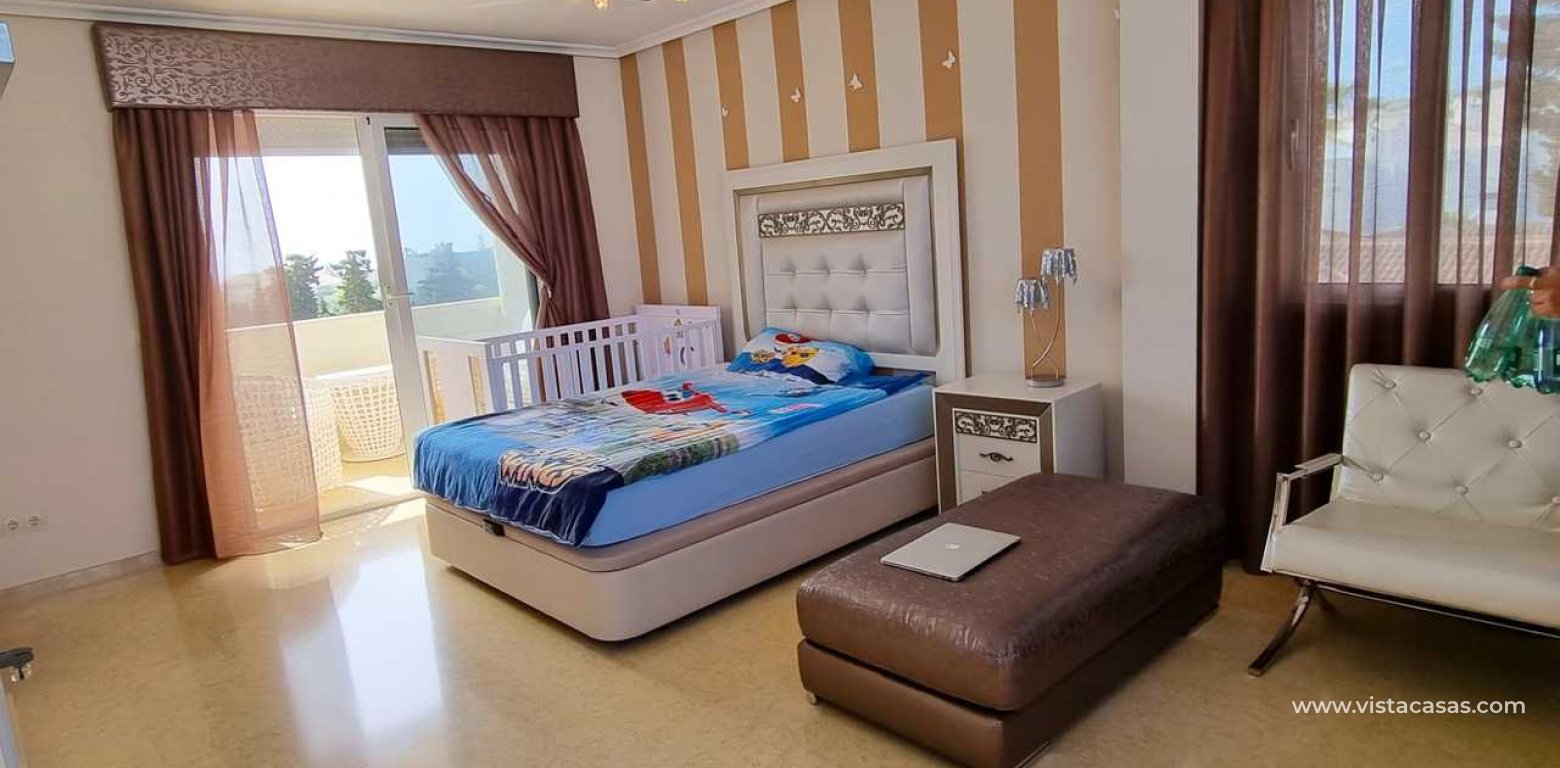 Resale - Villa - Torrevieja - La Mata