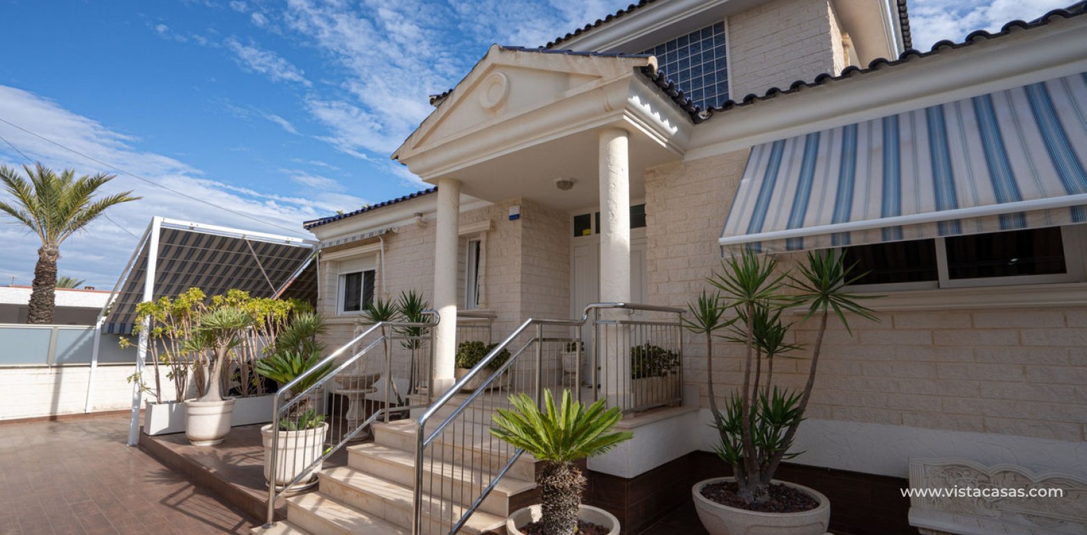 Resale - Villa - Torrevieja - La Mata