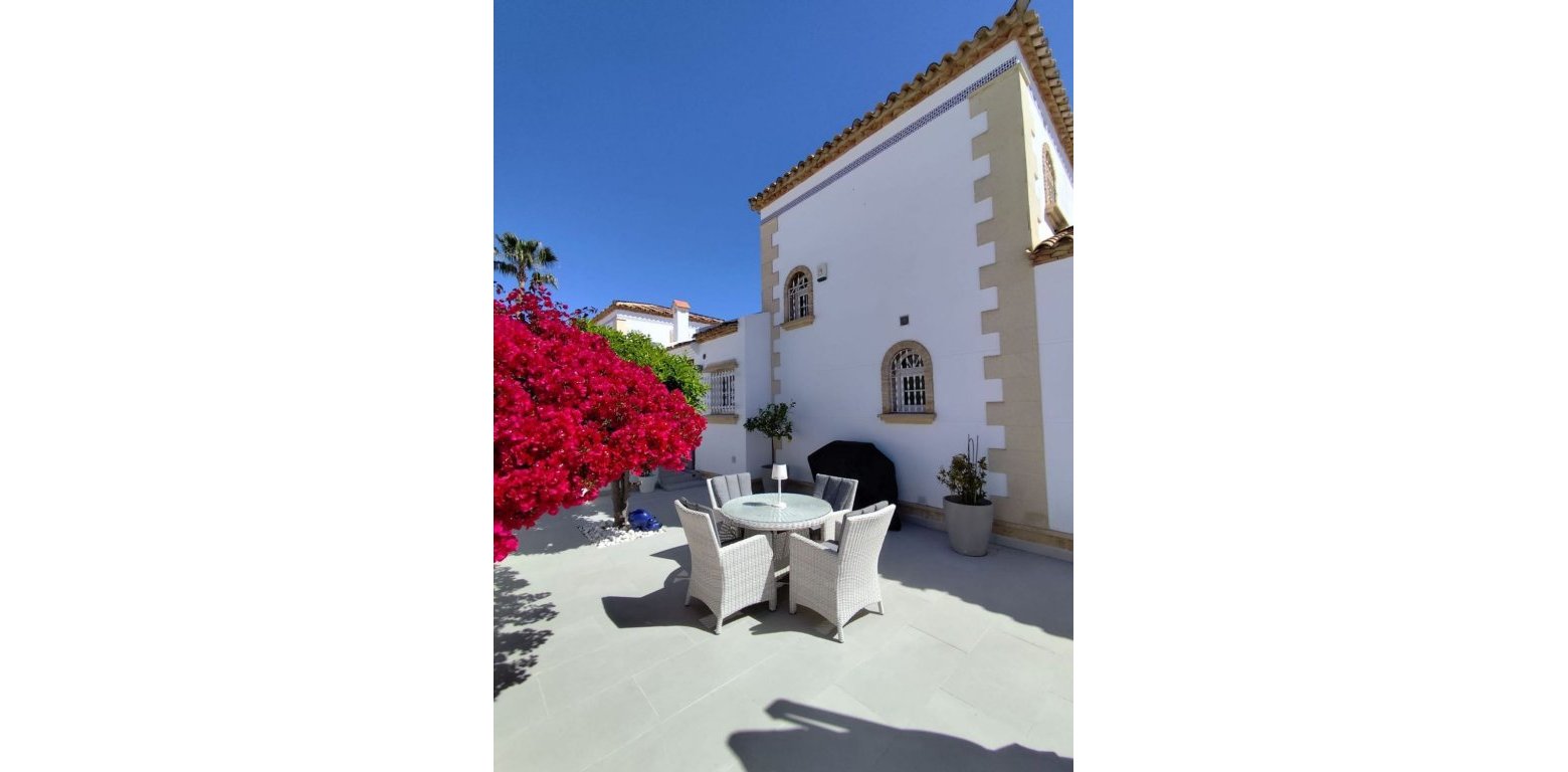 Resale - Villa - Villamartin - Las Violetas