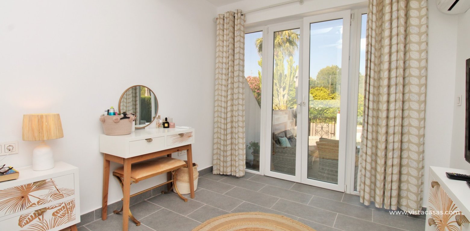 Renovated Lola Bungalow in Valencias Villamartin garden access