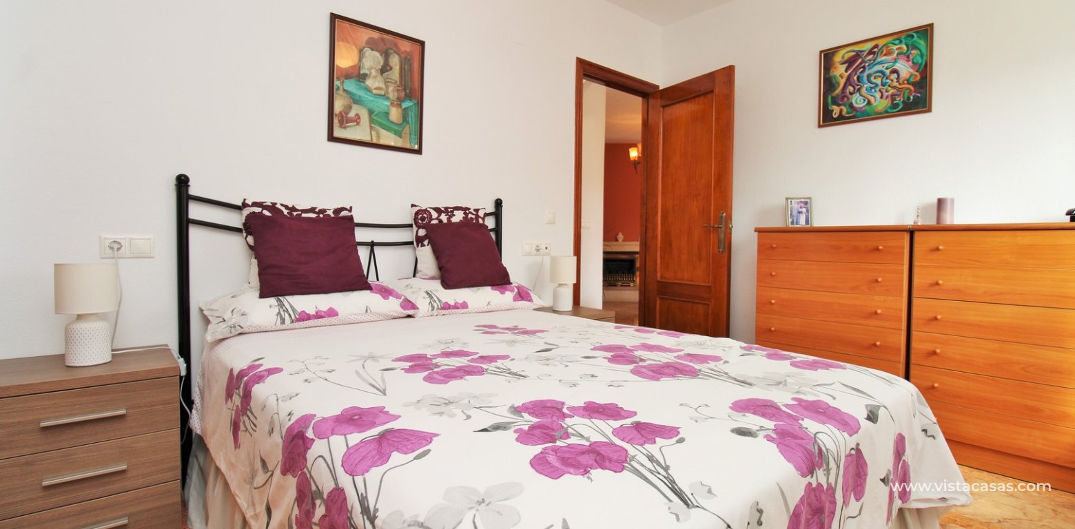 Top floor apartment in for sale Sol Golf PAU 8 Villamartin master bedroom