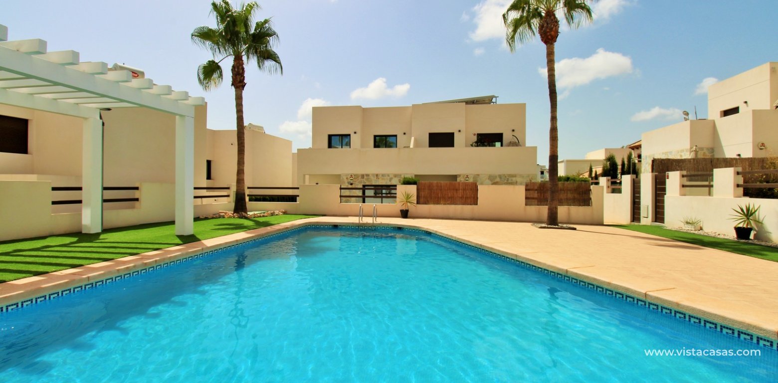 Modern 3 Bed Townhouse in Ilios Pau 8 Villamartin overlooking the pool