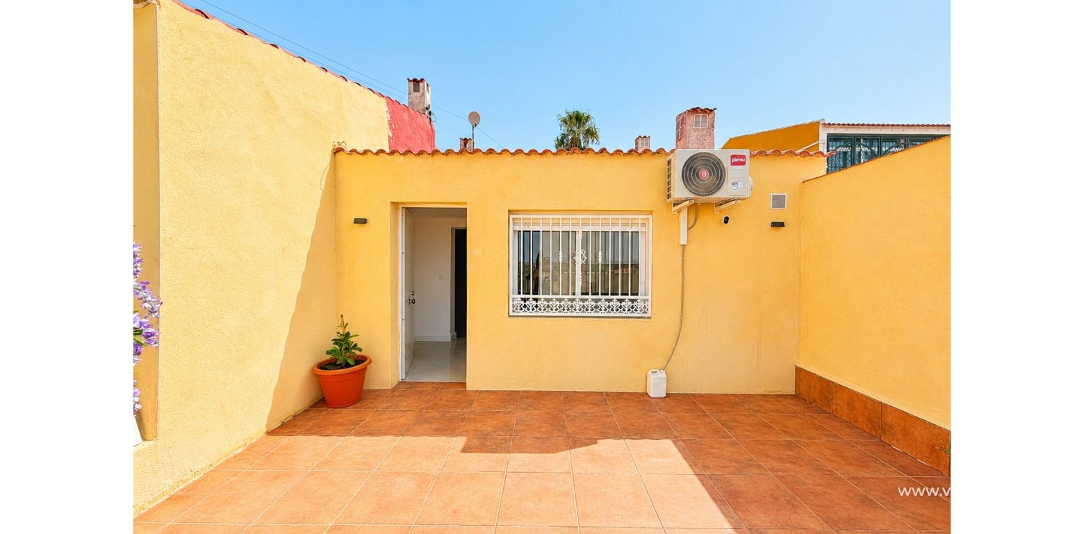 Resale - Apartment - Torrevieja - El Chaparral