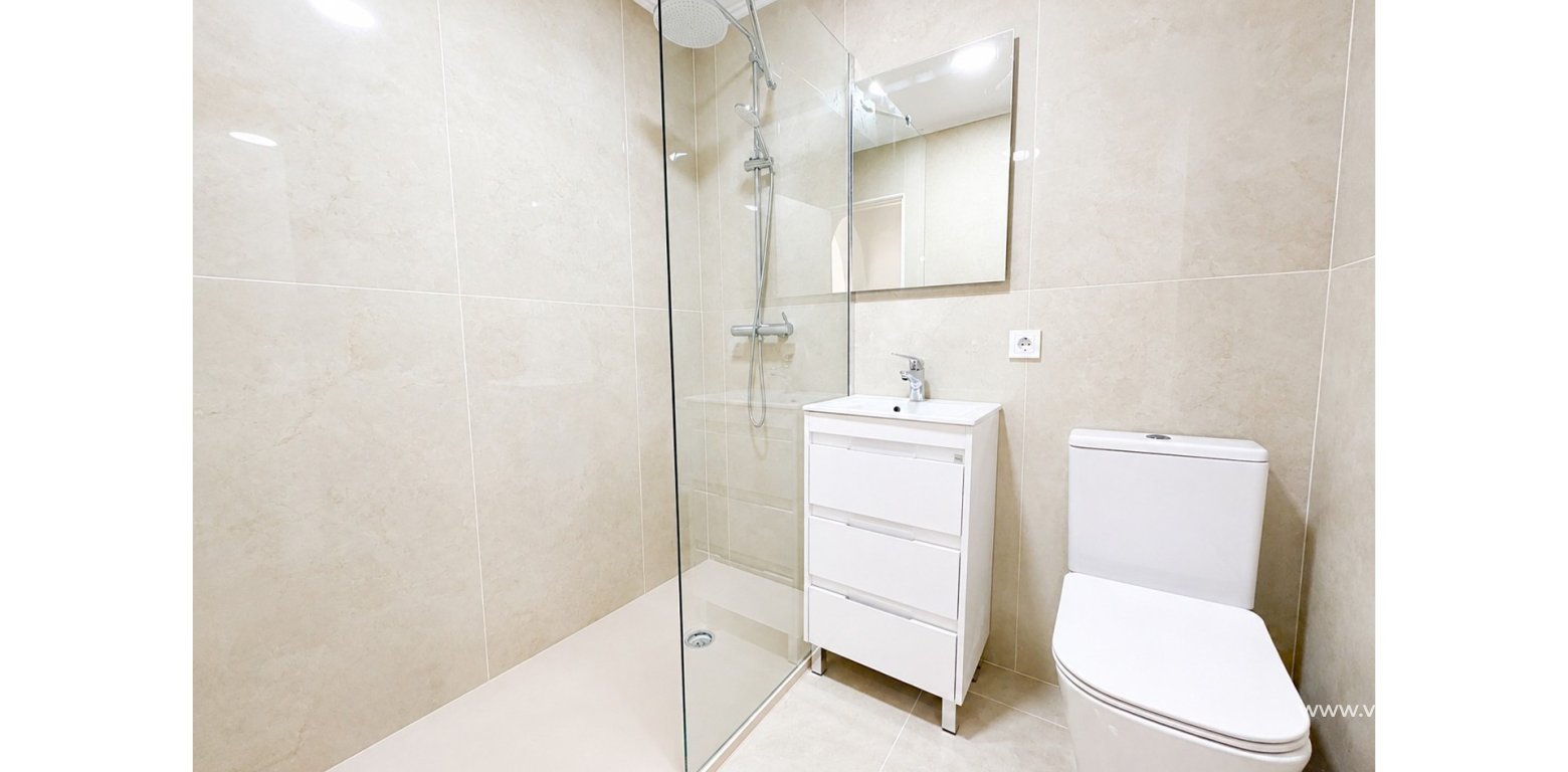 Resale - Apartment - Torrevieja - El Chaparral