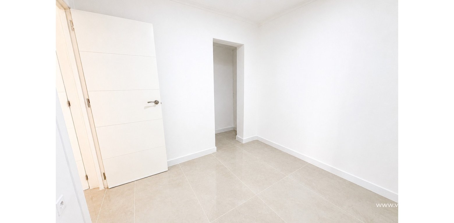 Resale - Apartment - Torrevieja - El Chaparral