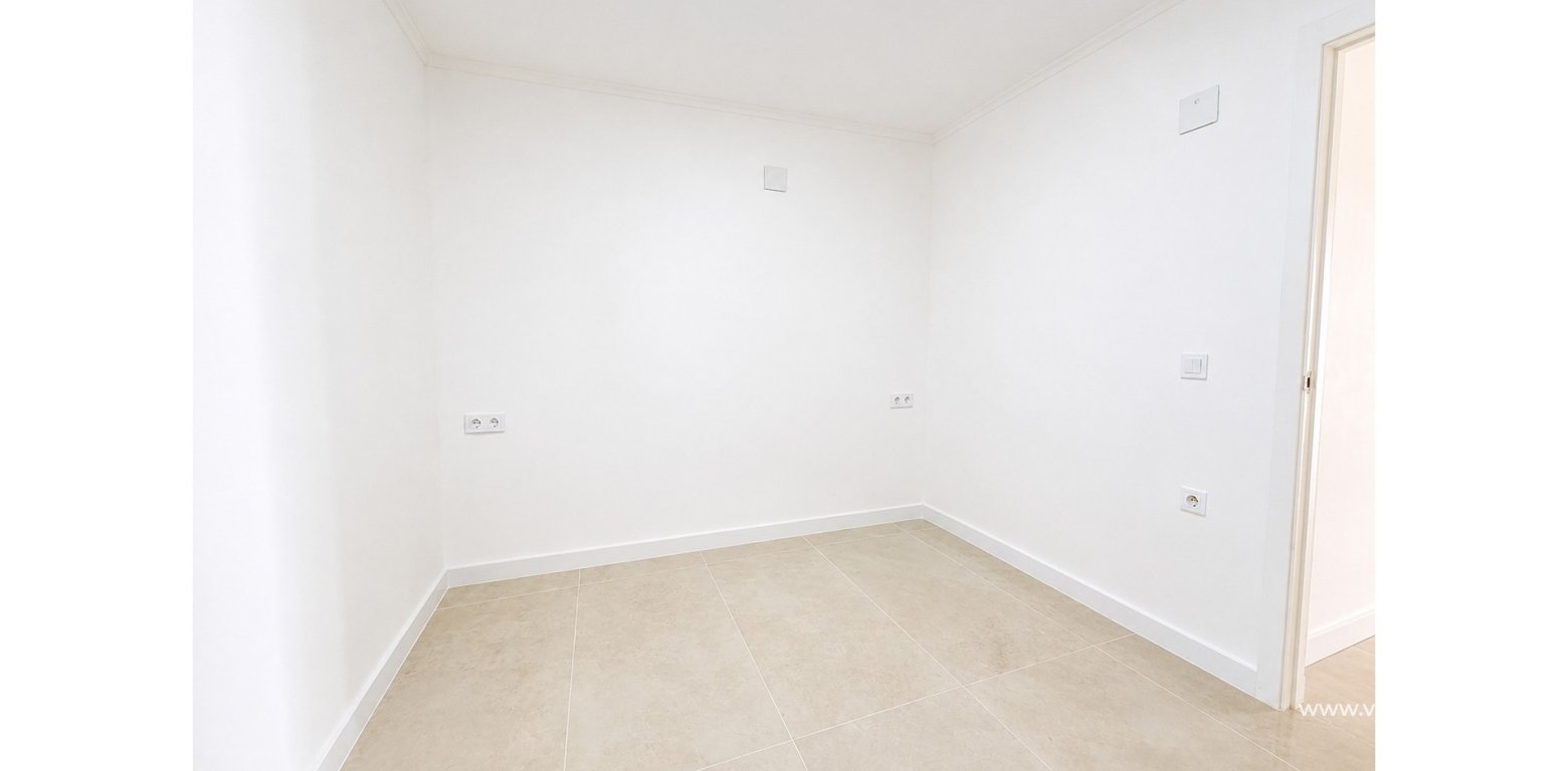 Resale - Apartment - Torrevieja - El Chaparral
