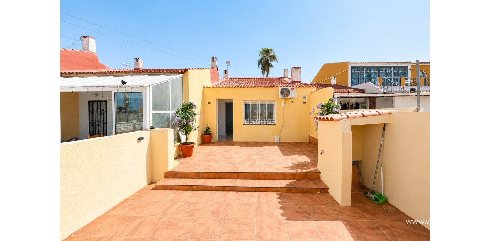 Resale - Apartment - Torrevieja - El Chaparral