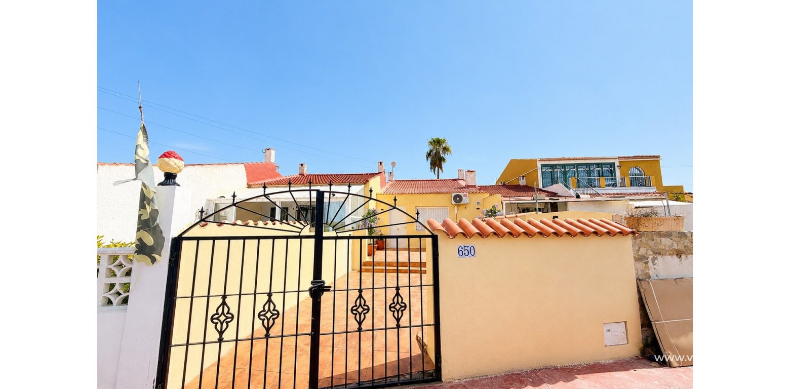 Resale - Apartment - Torrevieja - El Chaparral