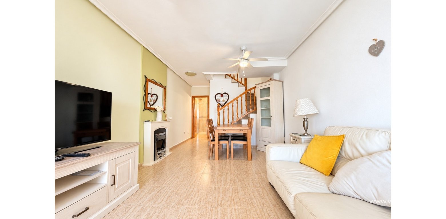 Venta - Townhouse - Daya Nueva