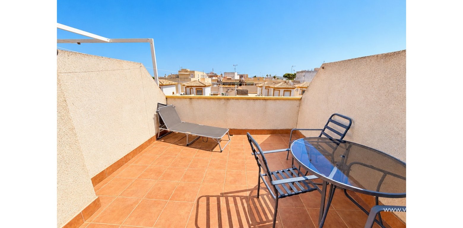 Venta - Townhouse - Daya Nueva