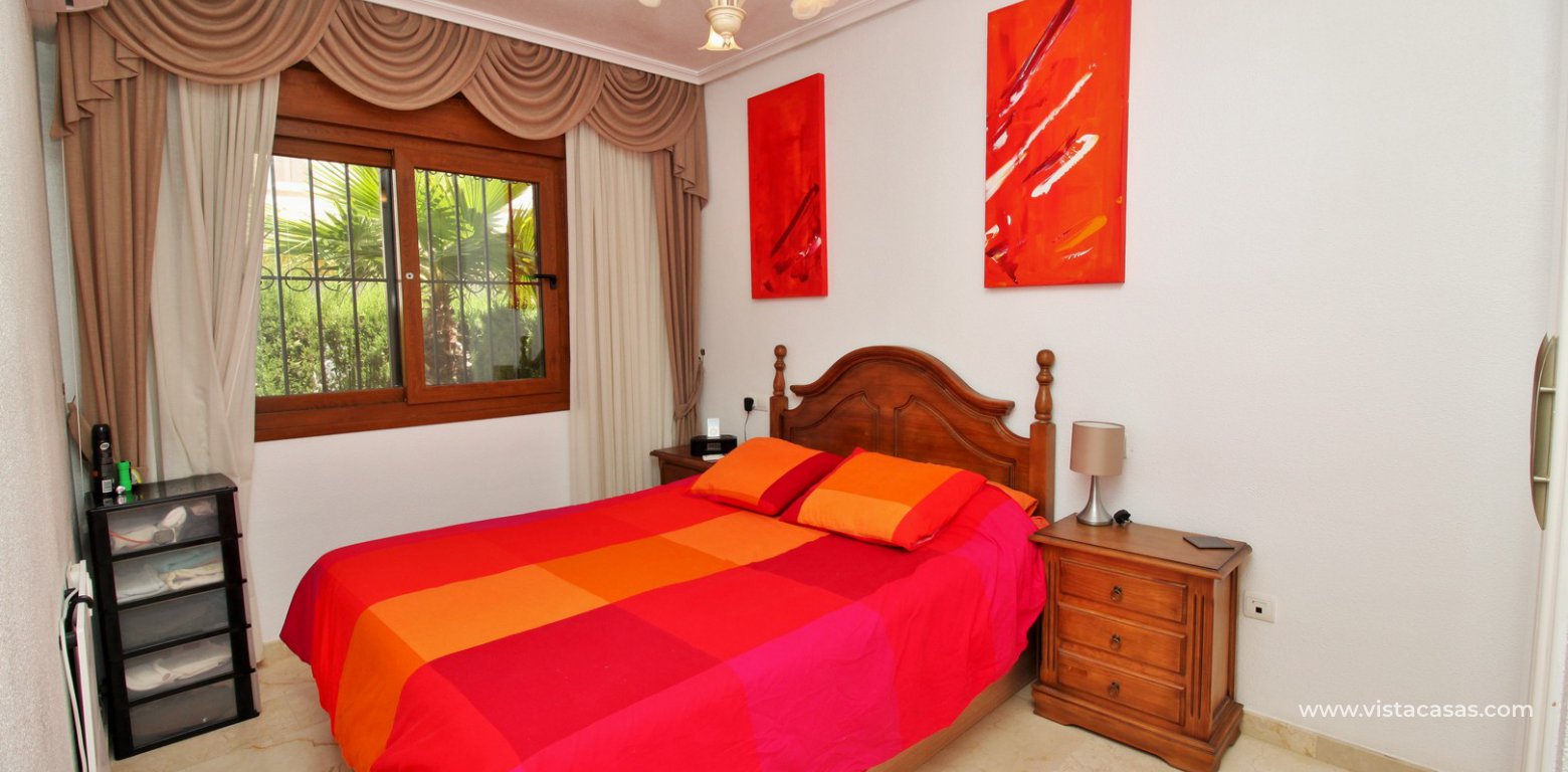Bungalow for sale in Oporto Golf Pau 8 Villamartin master bedroom