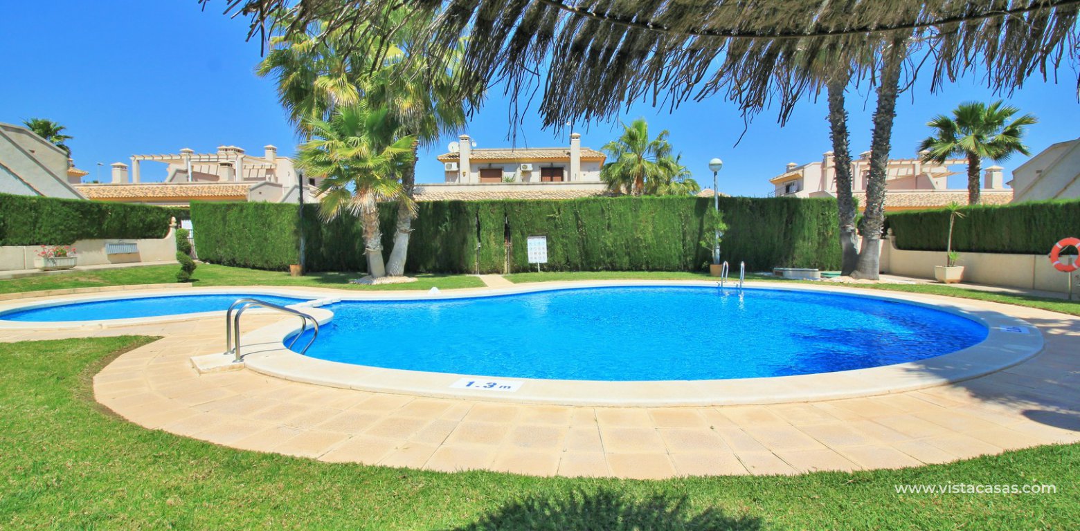 Bungalow for sale in Oporto Golf Pau 8 Villamartin swimming pool