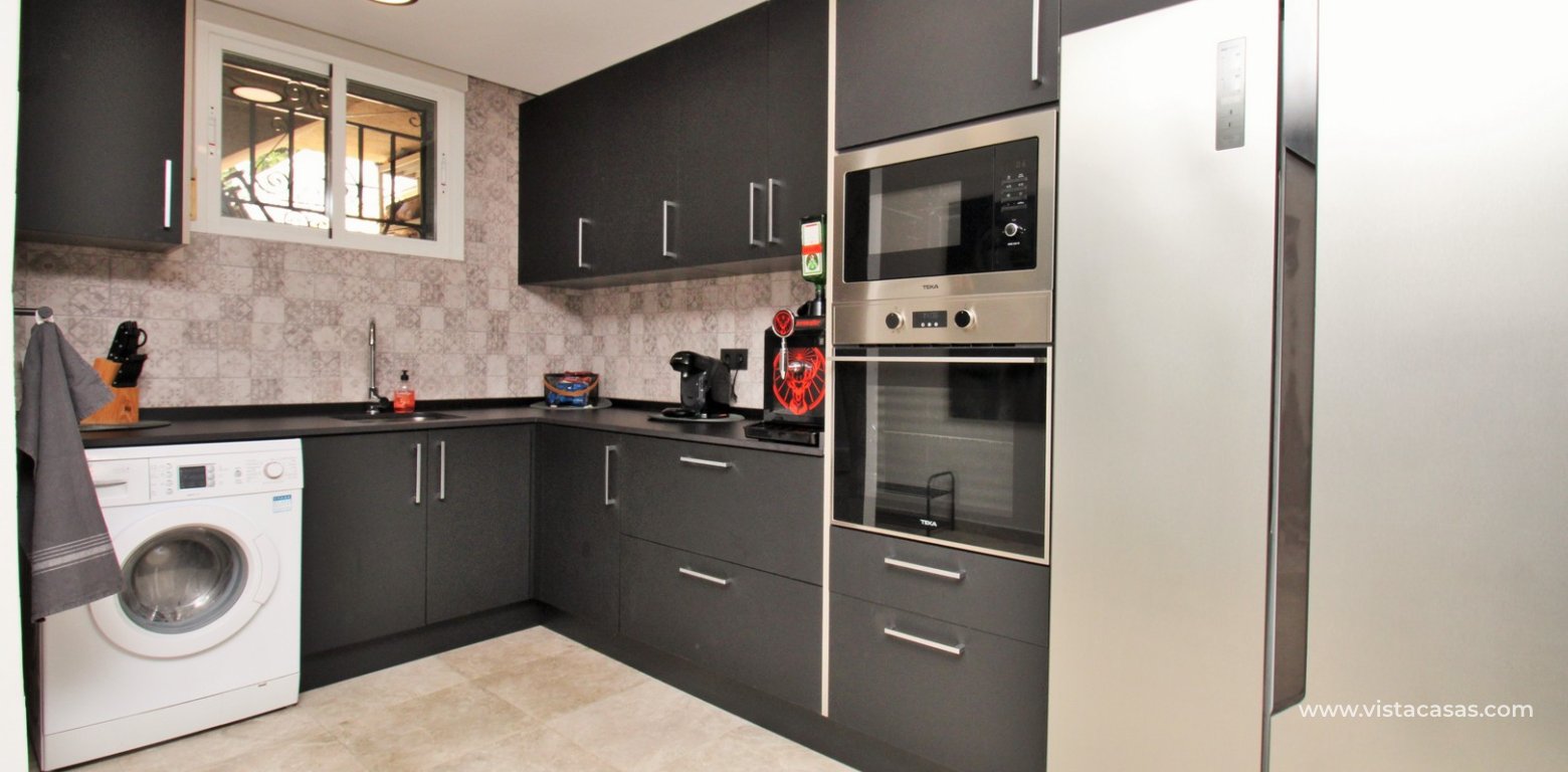 Fully renovated detached villa for sale in Las Violetas Villamartin underbuild kitchen 2