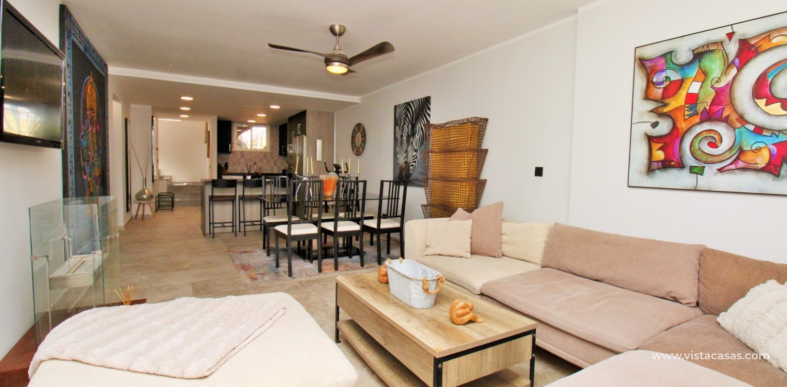 Fully renovated detached villa for sale in Las Violetas Villamartin underbuild lounge diner