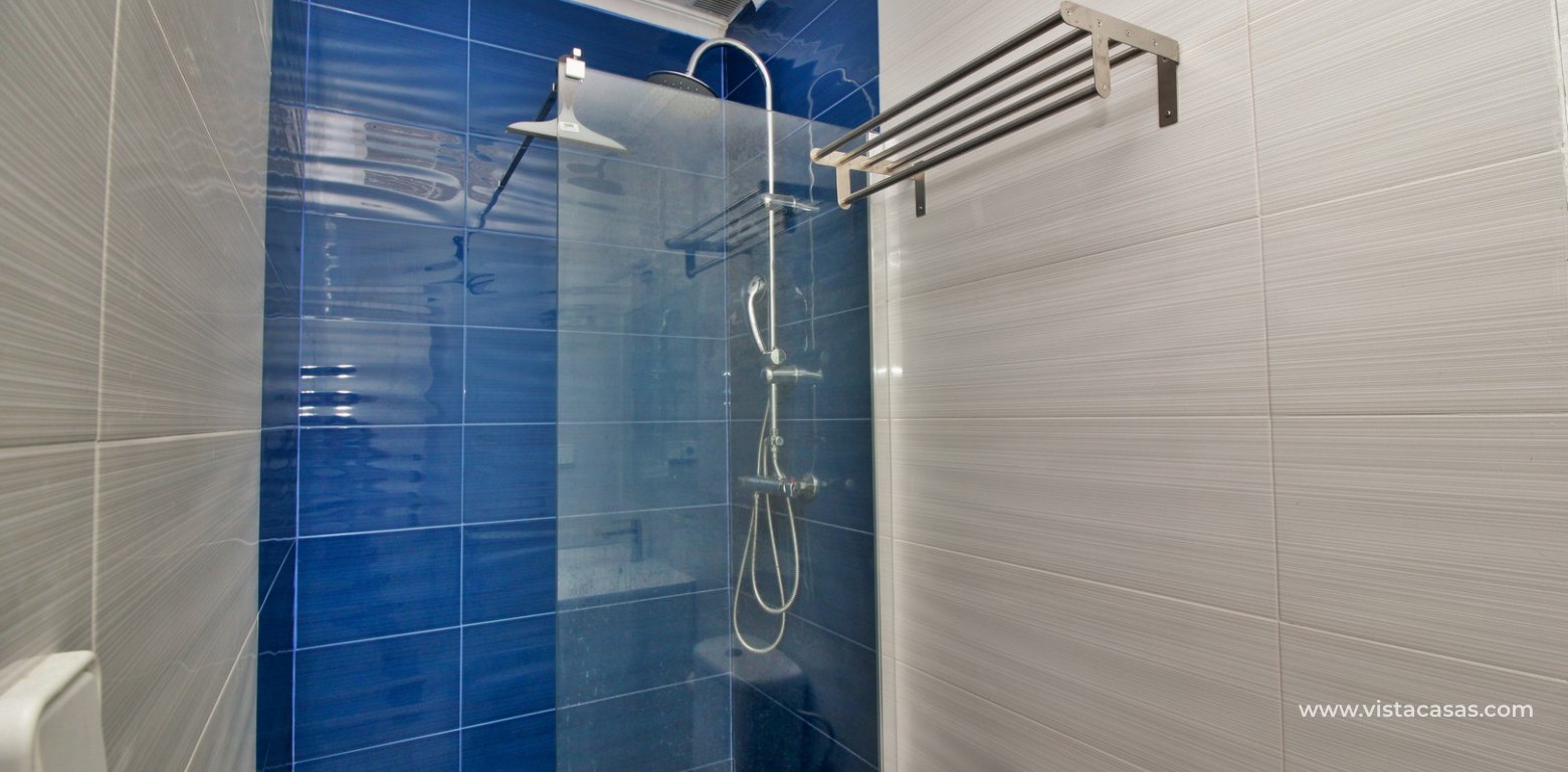 Bungalow for sale in Jumilla II Playa Flamenca shower room