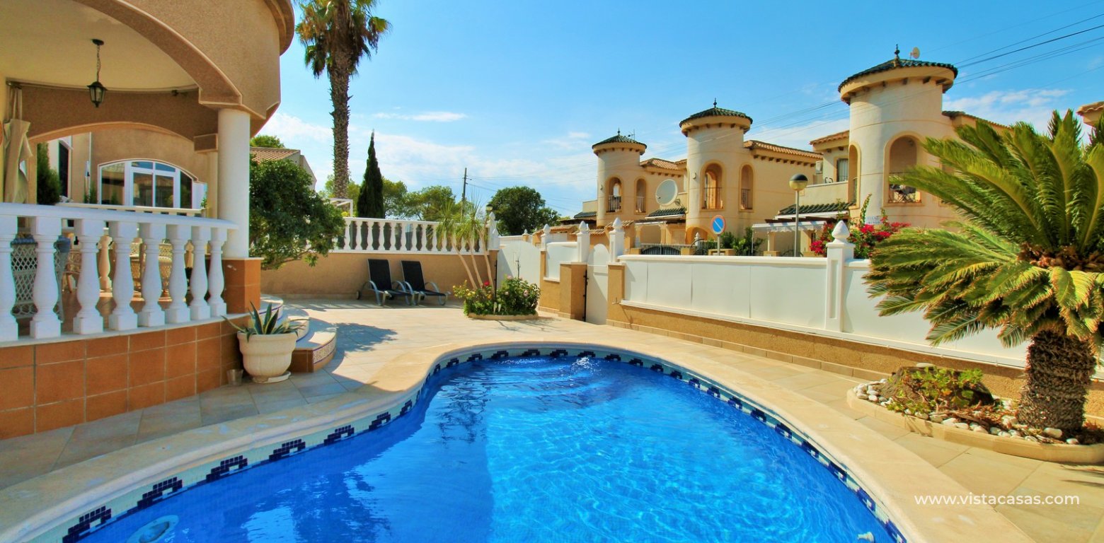 Detached villa with private pool for sale in Zodiaco VI Villamartin pool