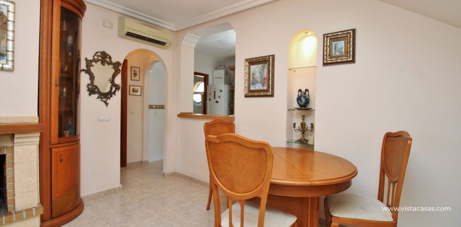 Detached villa with private pool for sale in Zodiaco VI Villamartin dining area