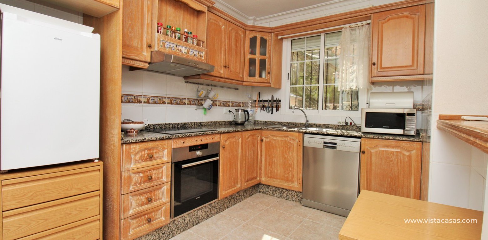 Detached villa with private pool for sale in Zodiaco VI Villamartin kitchen