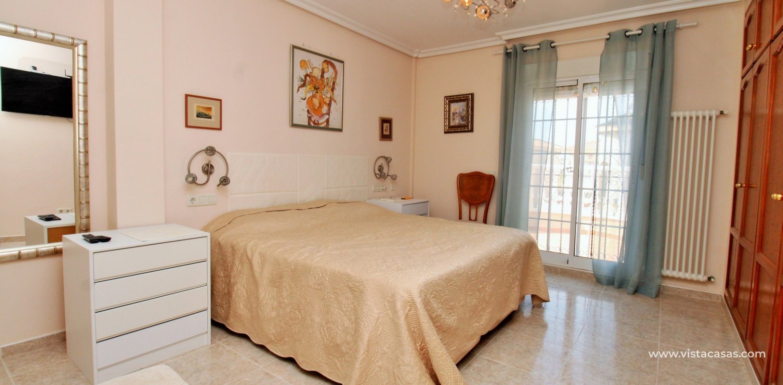 Detached villa with private pool for sale in Zodiaco VI Villamartin master bedroom