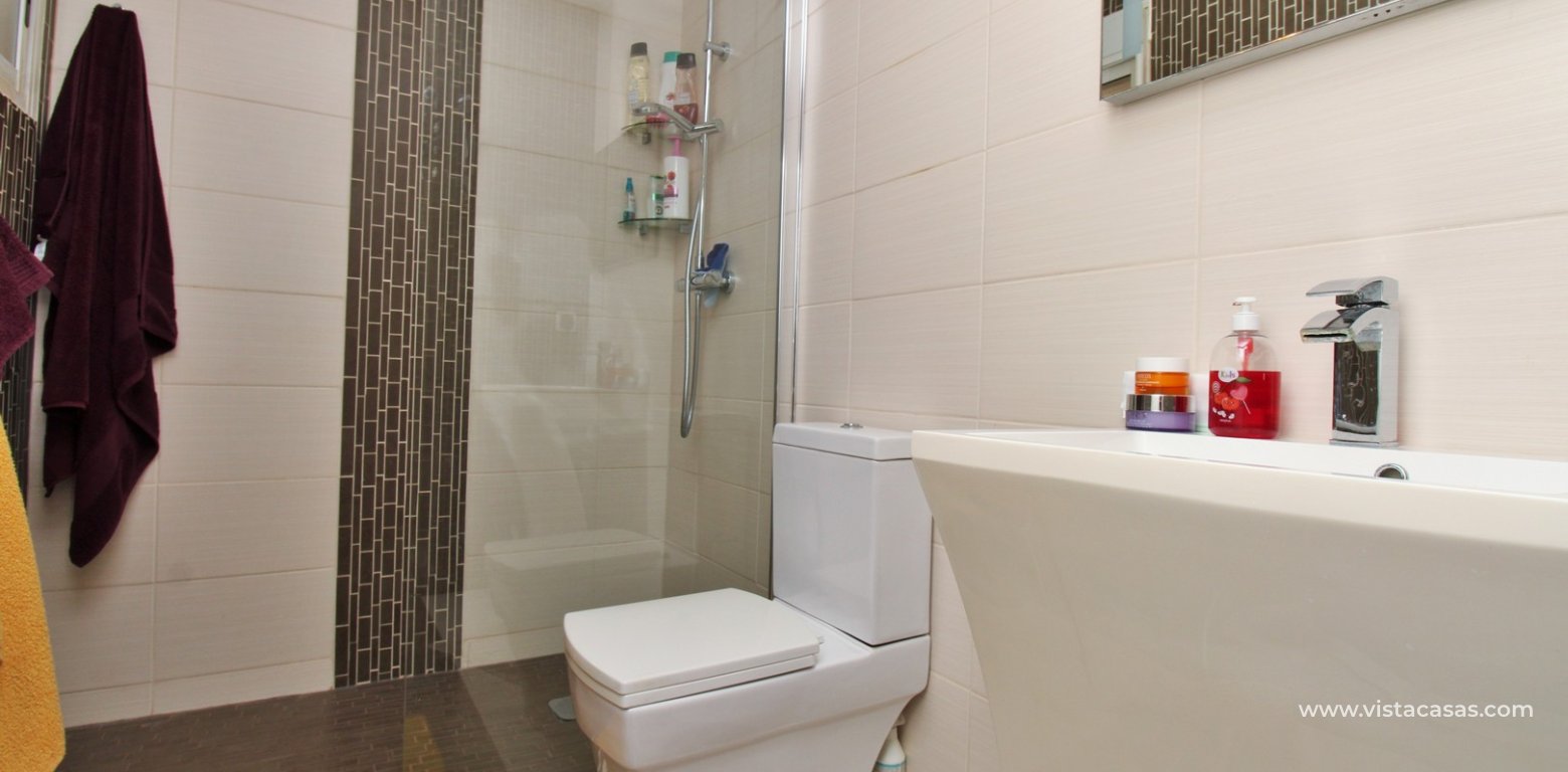 3 bedroom quad with sea views in Vista Azul Villamartin bathroom