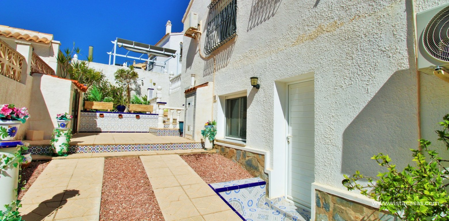 Detached villa in Villamartin with private pool and guest underbuild annex access