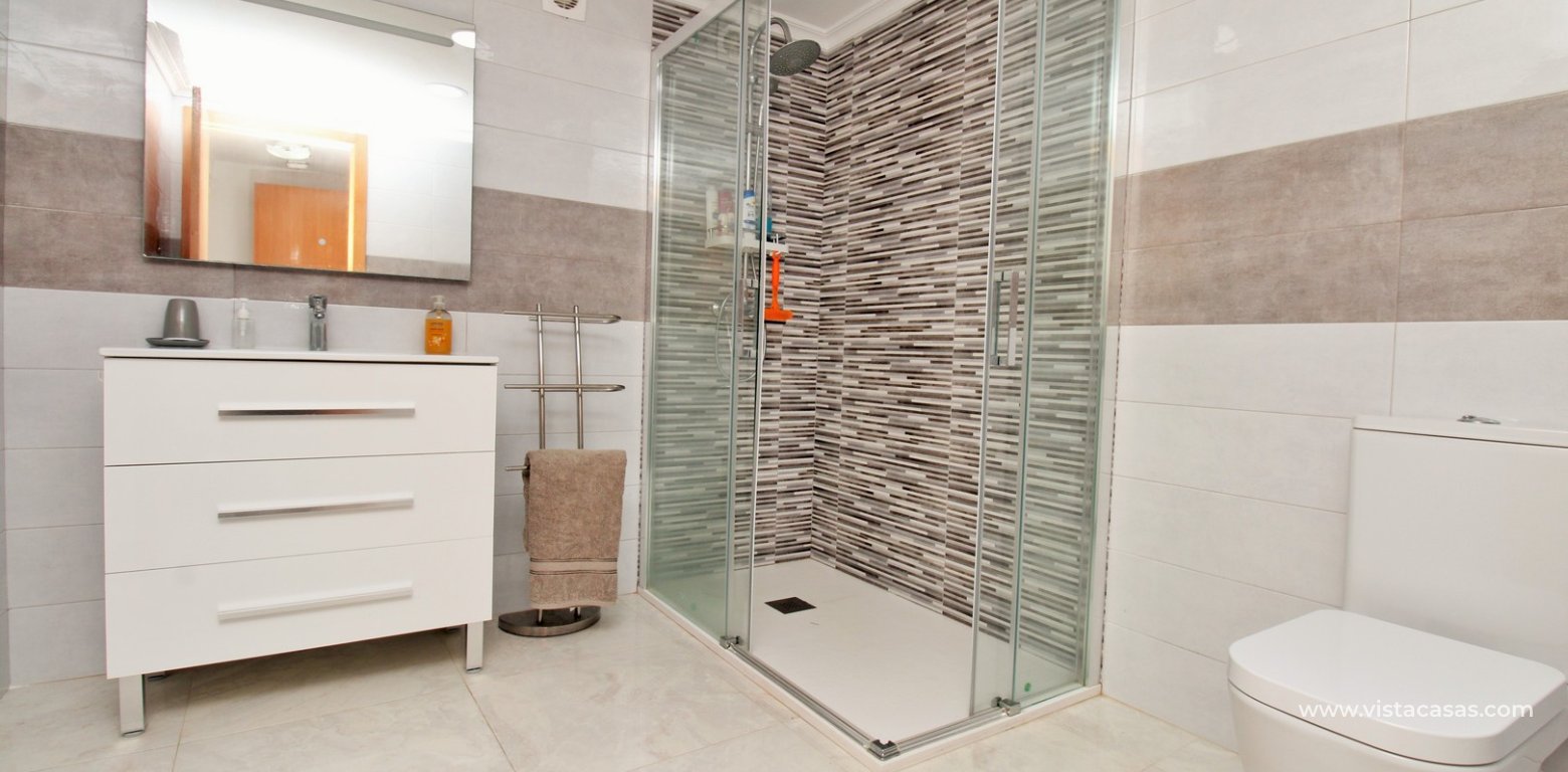 Detached villa in Villamartin with private pool and guest underbuild annex bathroom