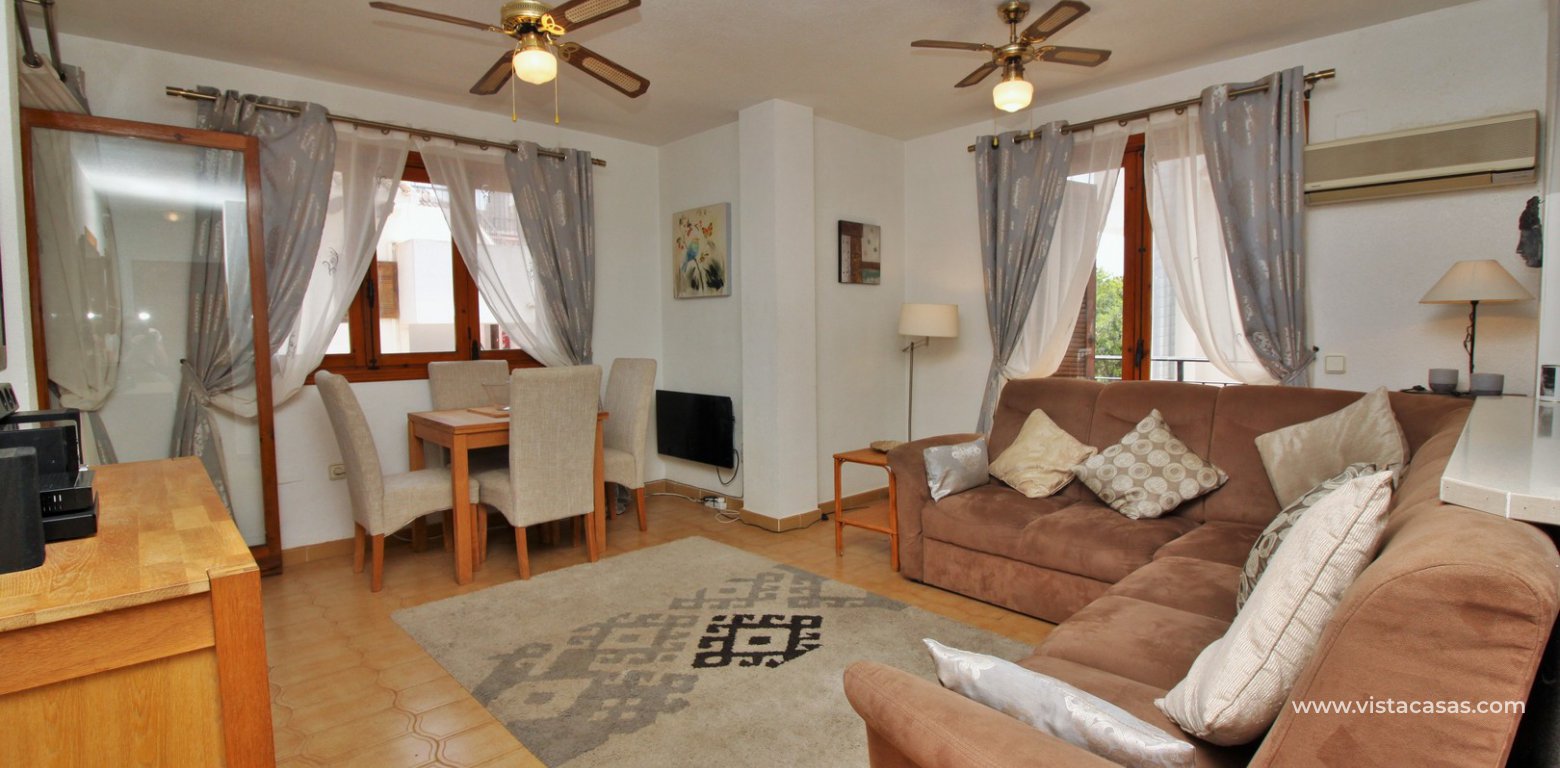 Apartment for sale with tourist licence in the Villamartin Plaza lounge 2