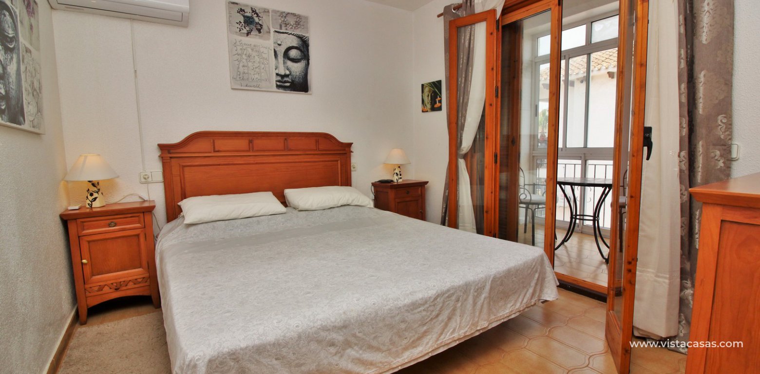 Apartment for sale with tourist licence in the Villamartin Plaza master bedroom