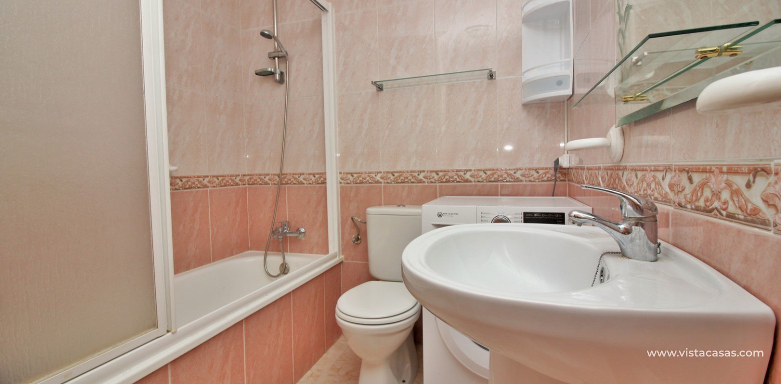 Apartment for sale in Montegolf Villamartin bathroom